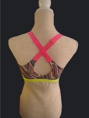 Victoria's Secret Neon Pink Strappy Sports Bra with Multicolor Geo Print